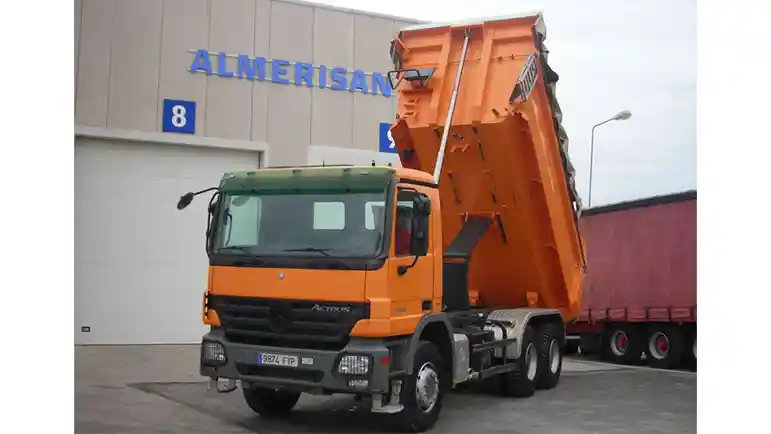 Truk - Bidik Sektor Konstruksi, Tiga Truk Heavy Duty Anyar Mercedes-Benz Siap Meluncur Besok