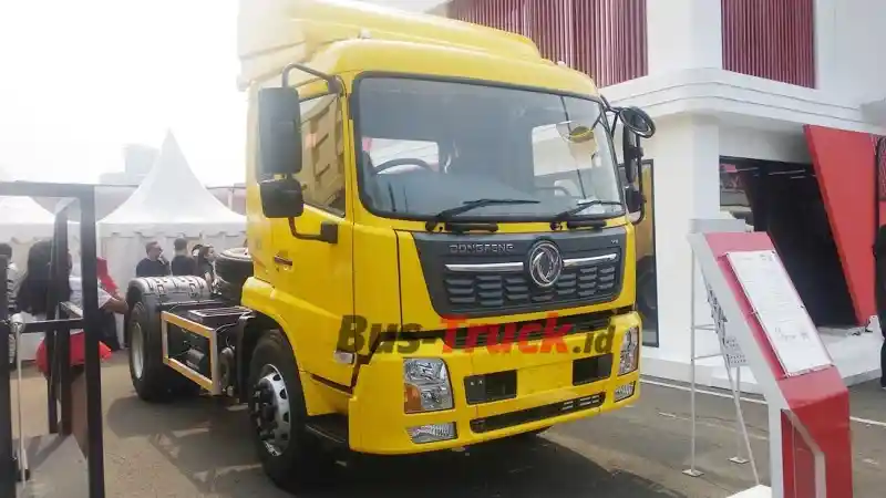 Foto - Truk Listrik Laris Manis di Tiongkok Di 2024