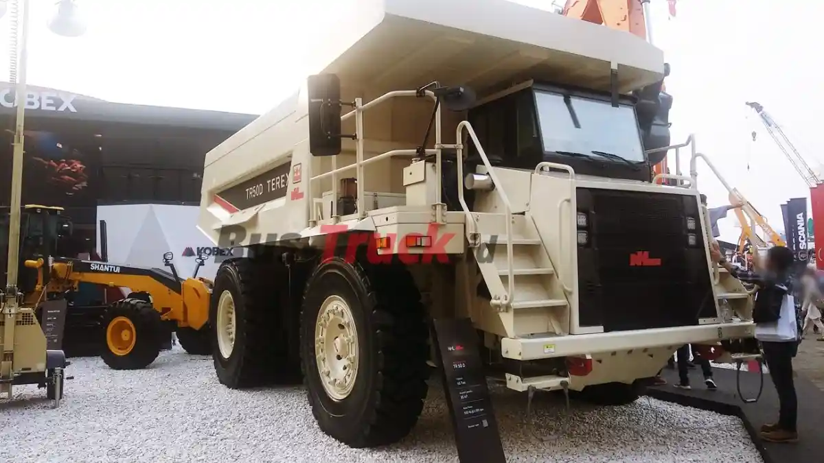 Foto - Perhatikan Tekanan Angin Ban, Agar Mobil Komersial Anda Tetap Hemat BBM