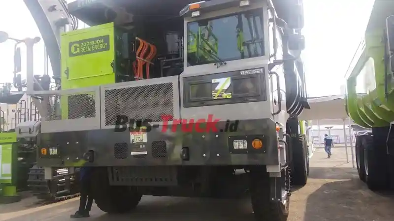 Foto - Truk Listrik Laris Manis di Tiongkok Di 2024