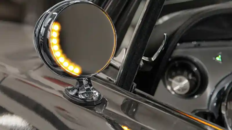 Foto - Aman Dan Praktis, Pasang Lampu Sein di Cermin Spion