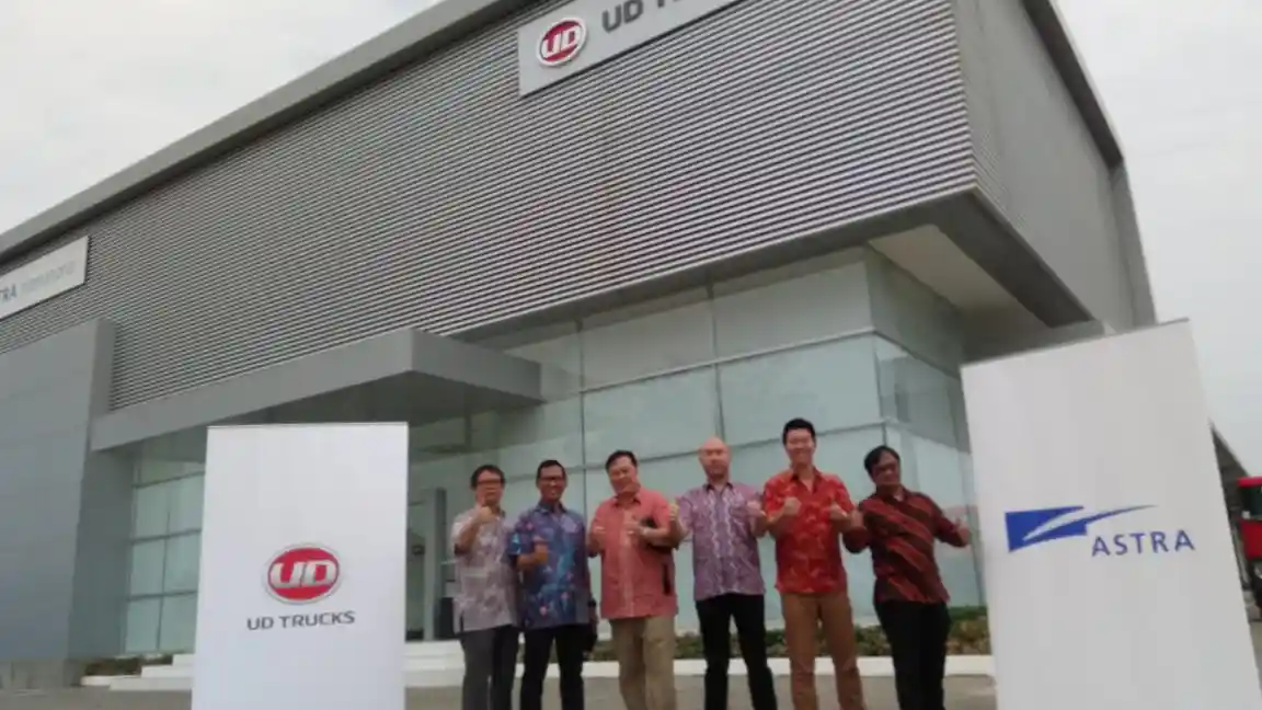 Foto - UD Trucks : Check and Drive di Palembang, Beri Masukan Spesial Bagi Perusahaan