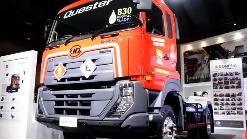 Truk - UD Trucks Quester Versi Pengangkut Bahan Bakar Punya Spek Khusus