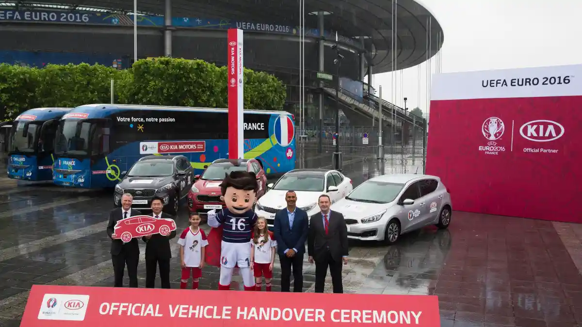 Berita - Kia Berikan 447 Mobil Untuk Dukung Kejuaraan Euro 2016, Ini Dia Mobil-mobilnya