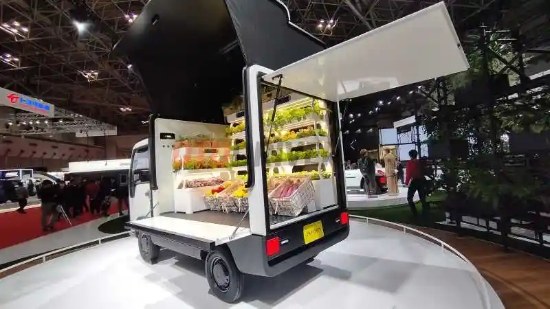 Foto - Daihatsu Uniform Truck Dan Uniform Cargo, Mobil Sayur dan Blind Van Bertenaga Listrik