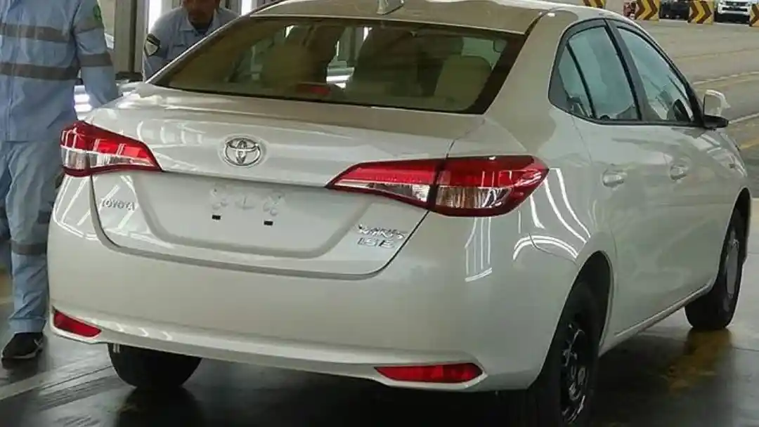 Foto - SPY SHOT: Toyota Yaris Sedan Model Baru di Indonesia