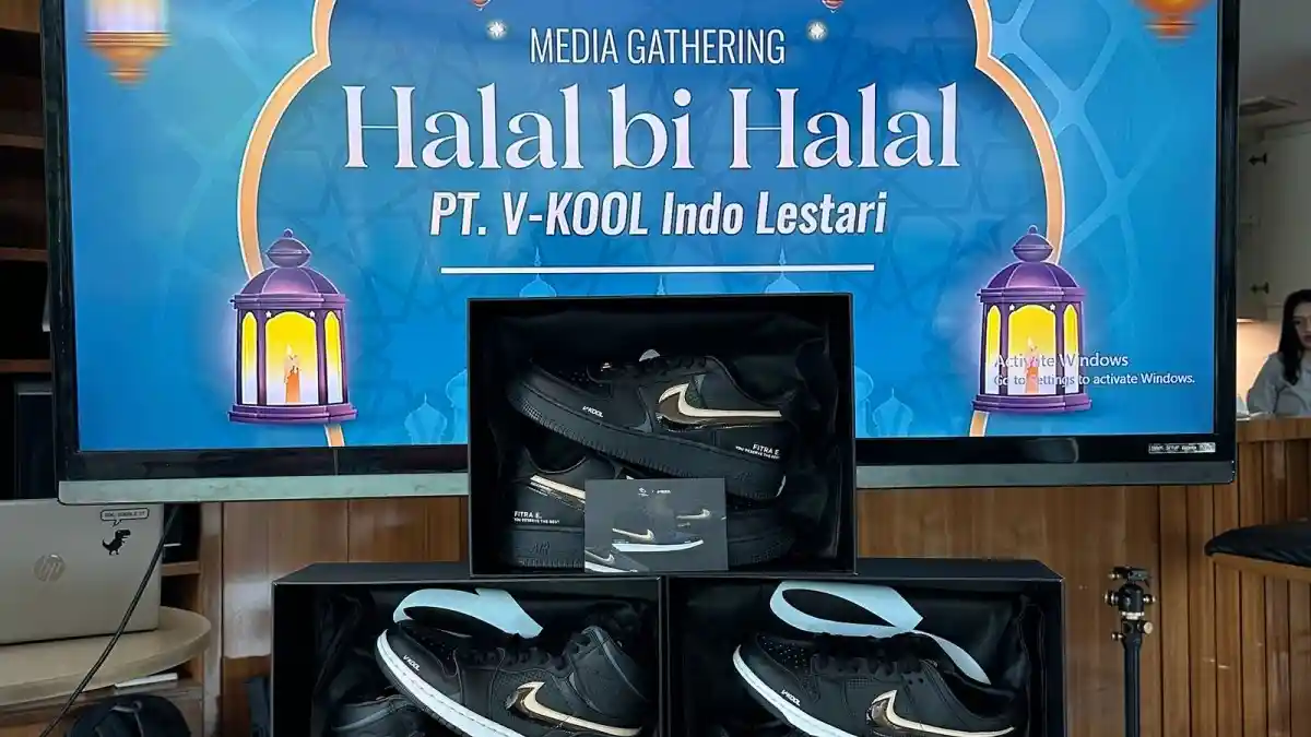 Foto - Memperingati HUT Ke-30 Di Indonesia, V-KOOL Luncurkan Sepatu Edisi Terbatas Untuk Konsumen Setia