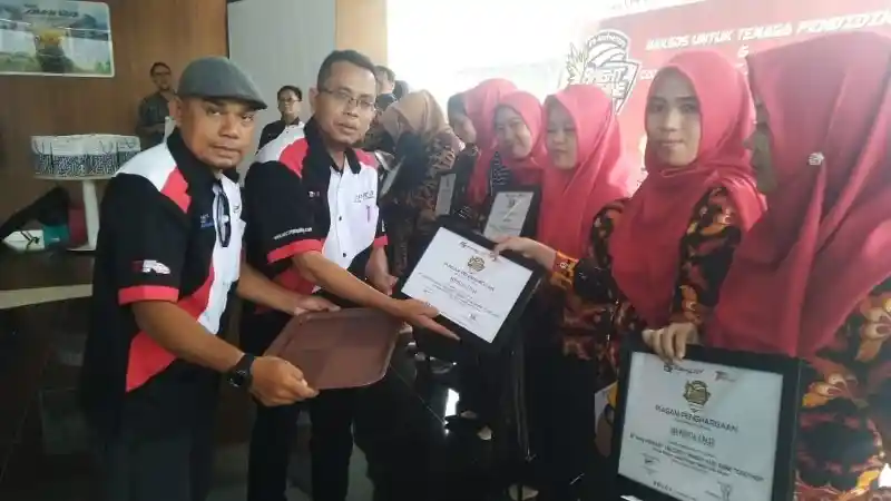 Foto - Berharap Kado Avanza Hybrid 