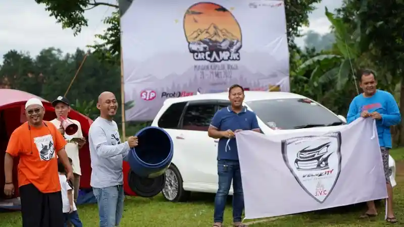 Foto - Berbagi Sesama Hiasi Keseruan HUT Ke-8 Velozity 