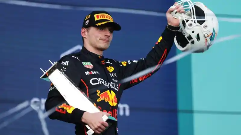 Foto - Mobil™ Lubricants Sambut Kemenangan Verstappen Di GP Miami