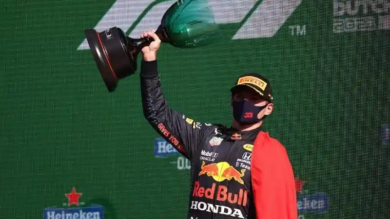 Berita - Verstappen Juarai F1 Belanda, Mobil™ Kembali Berikan Apresiasi