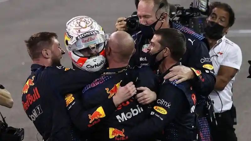 Berita - Max Verstappen Sabet Juara Dunia F1 2021
