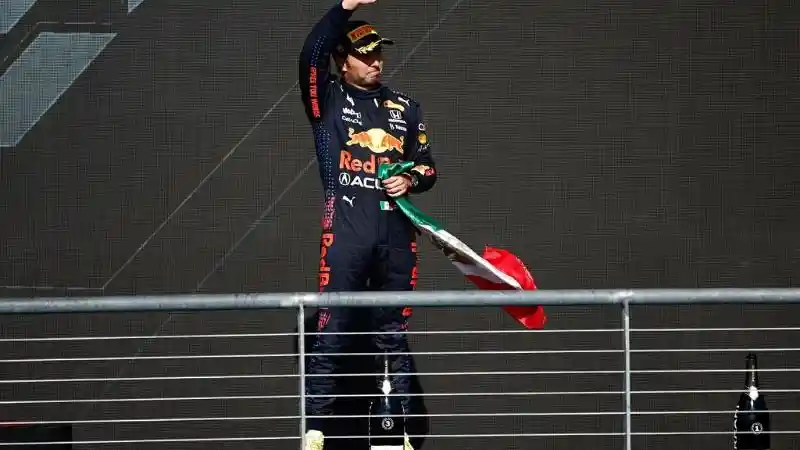 Foto - Didukung Pelumas Mobil 1™, Dua Pebalap F1 Ini Podium Ganda Di AS