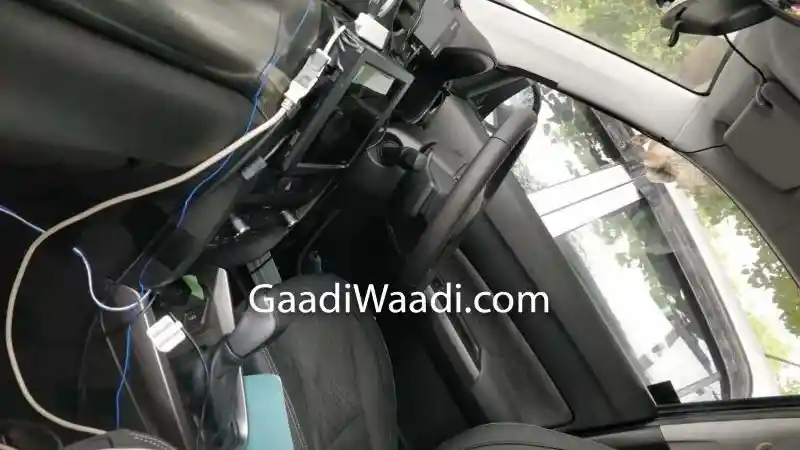 Foto - Intip Suzuki Vitara Facelift yang Segera Diluncurkan di India