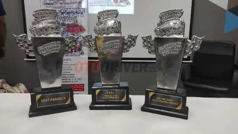 Foto - Komunitas Volkswagen Gelar Drag Race, Mobil Non VW dan Motor Bisa Ikut