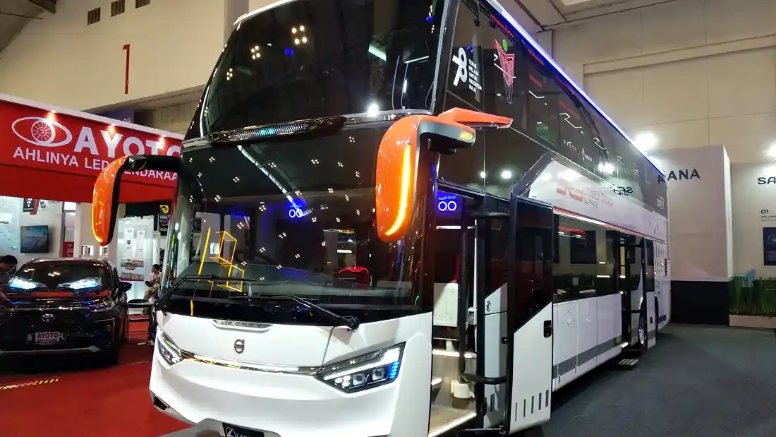 Foto - Penjualan Sasis Bus Akhir Tahun 2023, Mitsubishi dan Hino Penguasanya