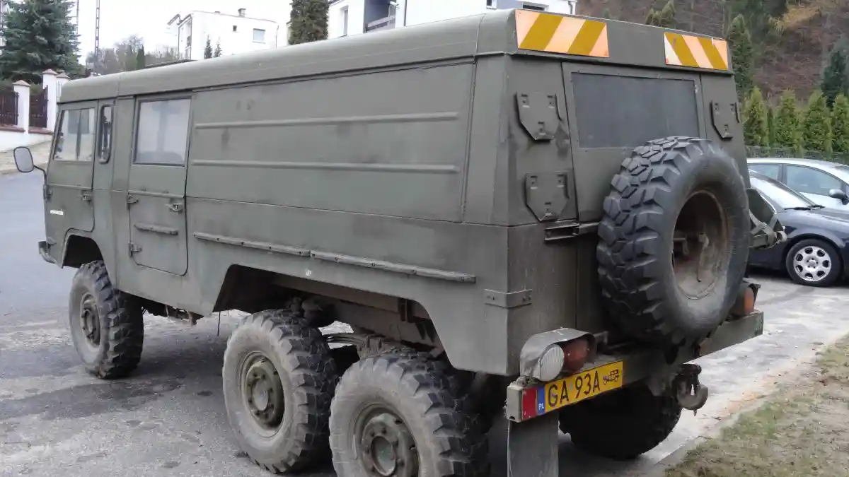 Foto - Volvo 303, Truk Kecil Dengan Kemampuan Off-road Handal
