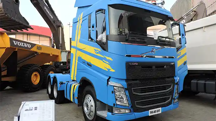 Foto - Volvo Trucks : Jajaran Truk Dengan I-Shift dan Crawler Gears Baru Tampil Memukau di Mining Indonesia 2017