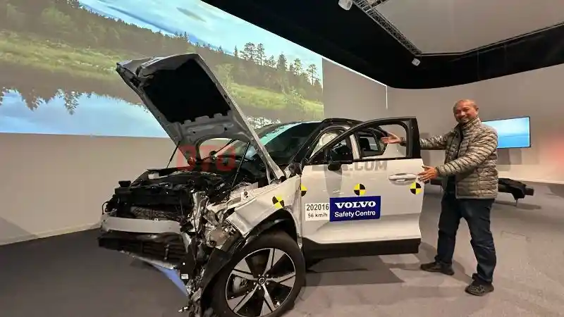 Berita - Volvo Hancurkan Mobil 300 kali Setahun Demi Safety