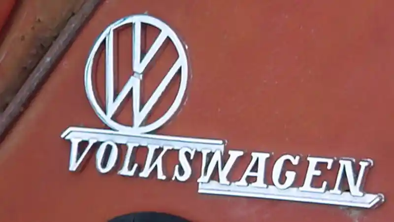 Foto - VW Pakai Logo Baru, Nampak Seperti Gaya Tahun 50-an