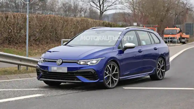 Foto - Selain Sexy, VW Golf R Wagon 2022 Juga Sangat Bertenaga