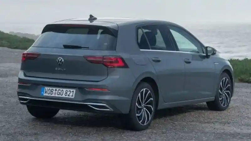 Foto - Volkswagen Golf Bakal Tanggalkan Transmisi DSG?