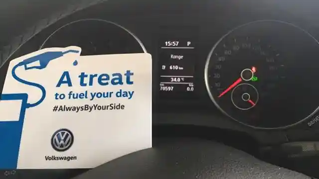 Foto - VW Malaysia Beri Bensin Gratis Bagi Seluruh Konsumennya!