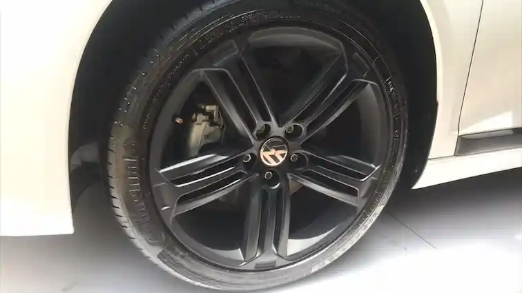 Foto - Inilah VW Scirocco Terbaru yang Akan DIjual April Mendatang