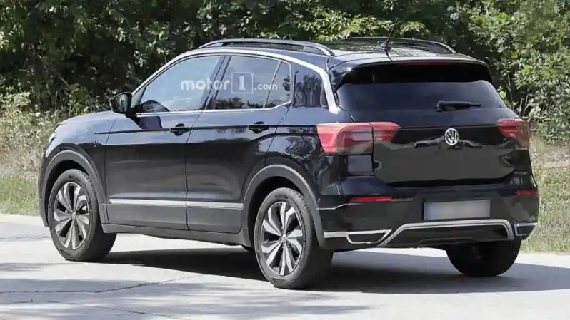 Foto - Volkswagen T-Cross telah Debut di 3 Kota Besar Dunia 