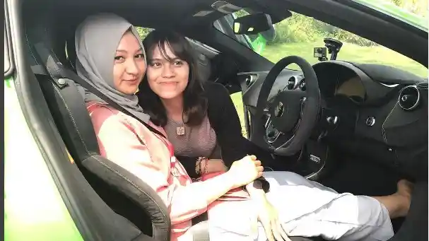 Berita - Hari Valentine, Pertamina Lubricants Beri Kasih Sayang Untuk Pengemudi Wanita