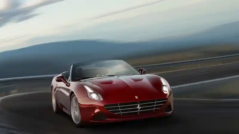 Berita - Ferrari California T Menawarkan Paket Spesial 
