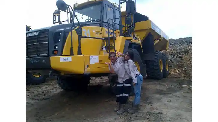 Foto - Wiwin Nayati, Cerita Perempuan Tangguh di Tambang Batubara (1)