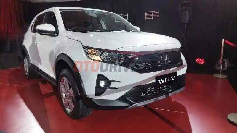 Komparasi - Membandingkan Harga Honda WR-V Dengan Rival Di Kelasnya