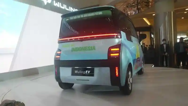 Foto - Mobil Listrik Mungil Wuling Versi Pasar Indonesia Resmi Diperkenalkan