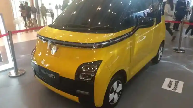 Foto - Mobil Listrik Mungil Wuling Versi Pasar Indonesia Resmi Diperkenalkan