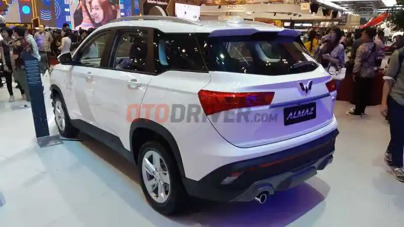 Foto - Honda Blak-blakan Mengenai Fitur Voice Command Wuling Almaz