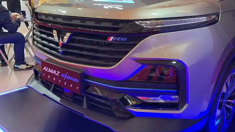 Foto - Wuling Almaz Concept Hybrid Jadi Bintang Pameran IEMS 2022, Apa Bedanya?
