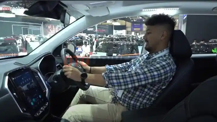 Foto - Posisi Berkendara Wuling Almaz Facelift Lebih Baik Dibandingkan Pendahulunya?