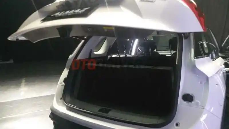 Foto - Hanya Dijual 100 Unit, Wuling Almaz Limited Edition Dibanderol Rp 350 Jutaan. Simak Perbedaannya