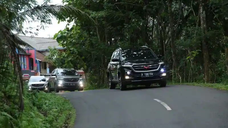 Foto - FIRST DRIVE: Wuling Almaz 2019