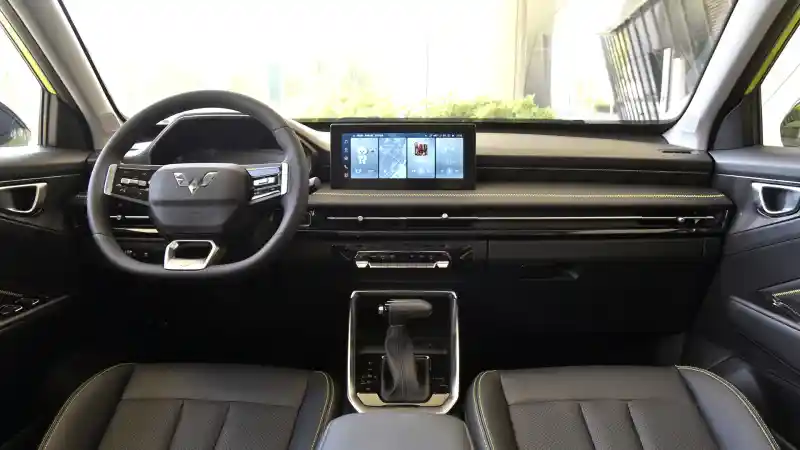 Foto - Segini Dimensi Wuling Alvez Dibandingkan HR-V, Creta dan Grand Vitara