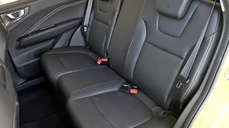 Foto - Segera Muncul di Indonesia, Wuling Alvez Perlihatkan Detail Interiornya di Tiongkok