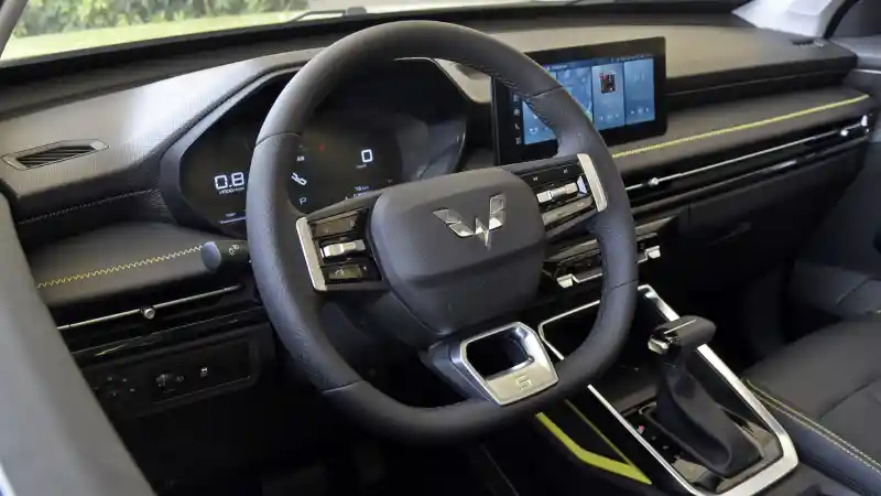 Foto - Intip Spesifikasi Wuling Alvez Calon Rival Honda HR-V