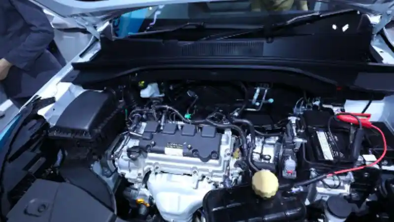 Foto - Komparasi Tenaga Dan Torsi Mesin Wuling Alvez Dengan HR-V, Creta, Dan Grand Vitara