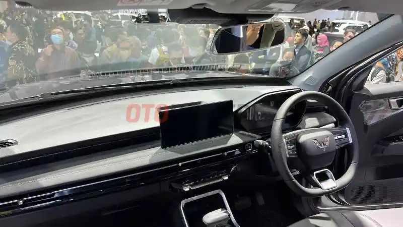 Foto - Wuling Alvez Kobarkan Perang di Segmen Compact SUV