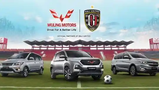 Foto - Wuling Masuki Lapangan Hijau di Bali 
