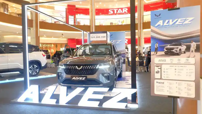 Berita - Wuling Alvez Tebar Pesona di Pinggiran Jakarta