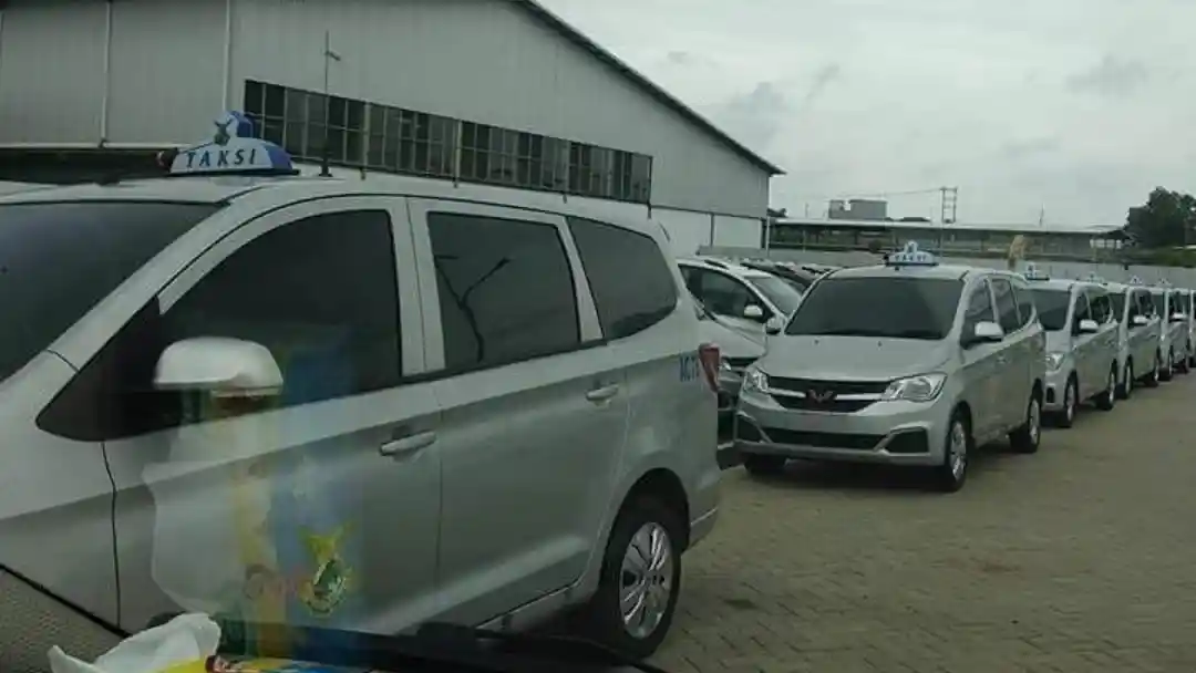 Berita - Wuling Confero Siap Jadi Taksi? Ini Penampakannya