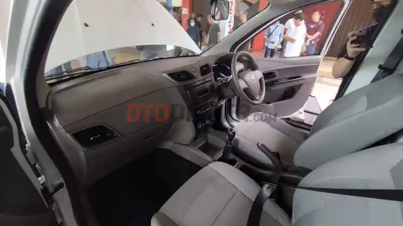 Foto - Wuling Resmi Luncurkan Rival Daihatsu Granmax Pikap