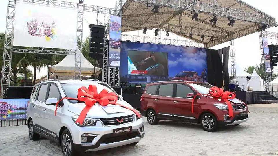 Berita - Wuling Beri 3 Unit Confero Gratis Pada Konsumennya!